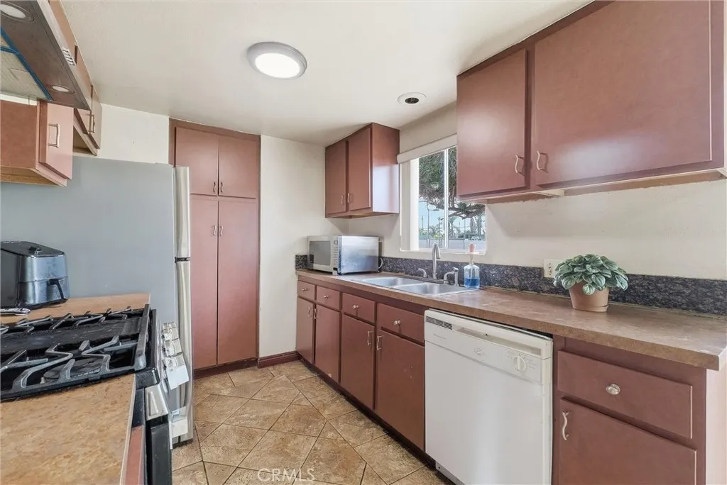 16716 E Renwick, Azusa, California 91702 home-pic-13