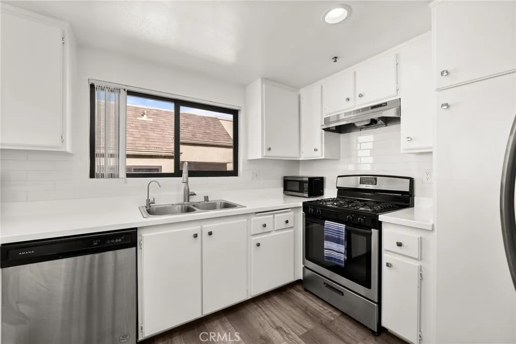 17722 Sergio, Huntington Beach, California 92647 home-pic-12
