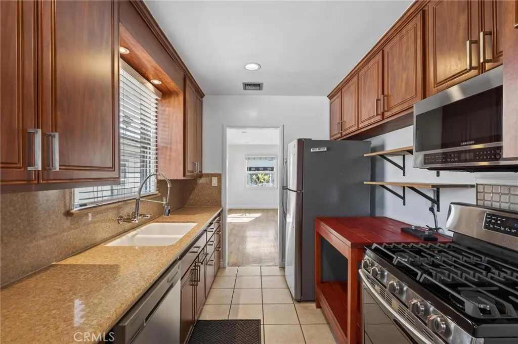 4905 W 138th, Hawthorne, California 90250 home-pic-12