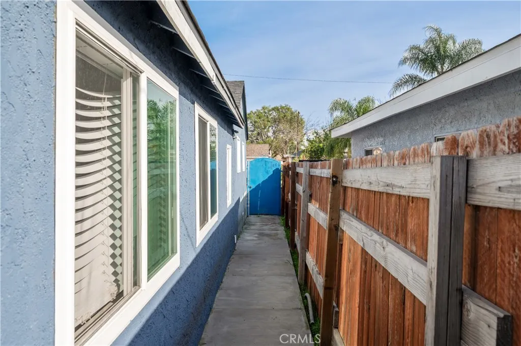 1037 S Tajauta, Compton, California 90220 home-pic-30