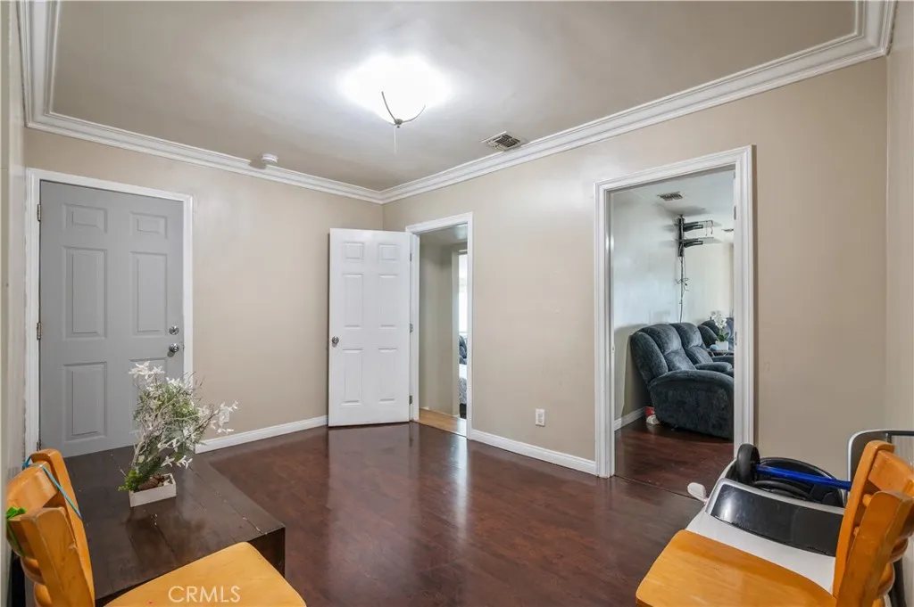 1037 S Tajauta, Compton, California 90220 home-pic-17