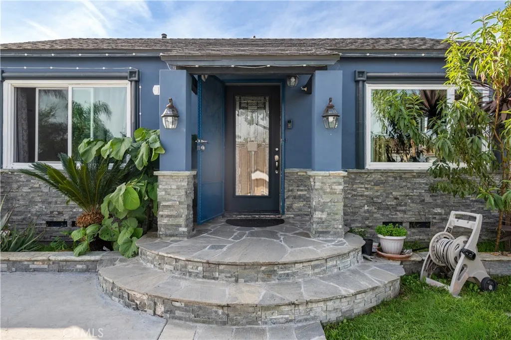 1037 S Tajauta, Compton, California 90220 home-pic-6