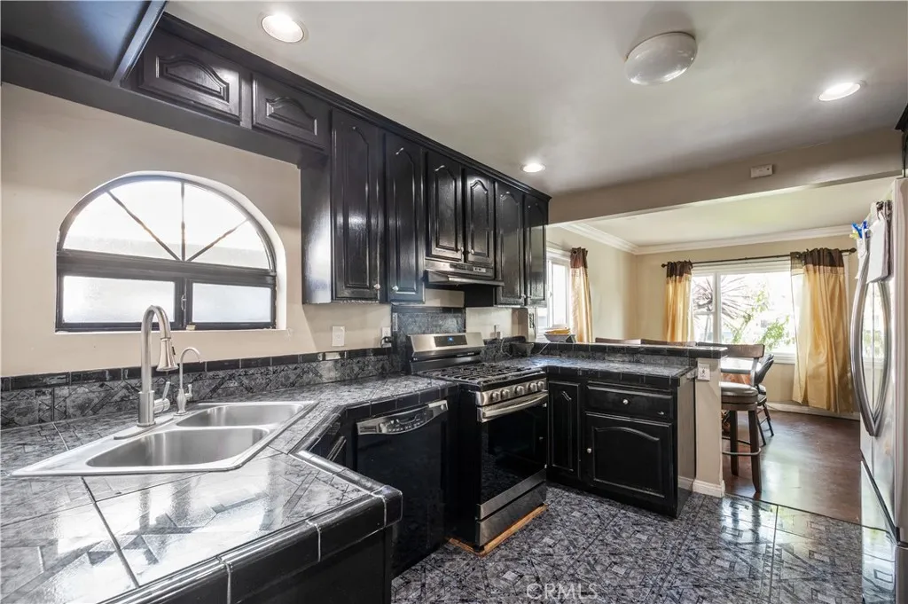 1037 S Tajauta, Compton, California 90220 home-pic-13