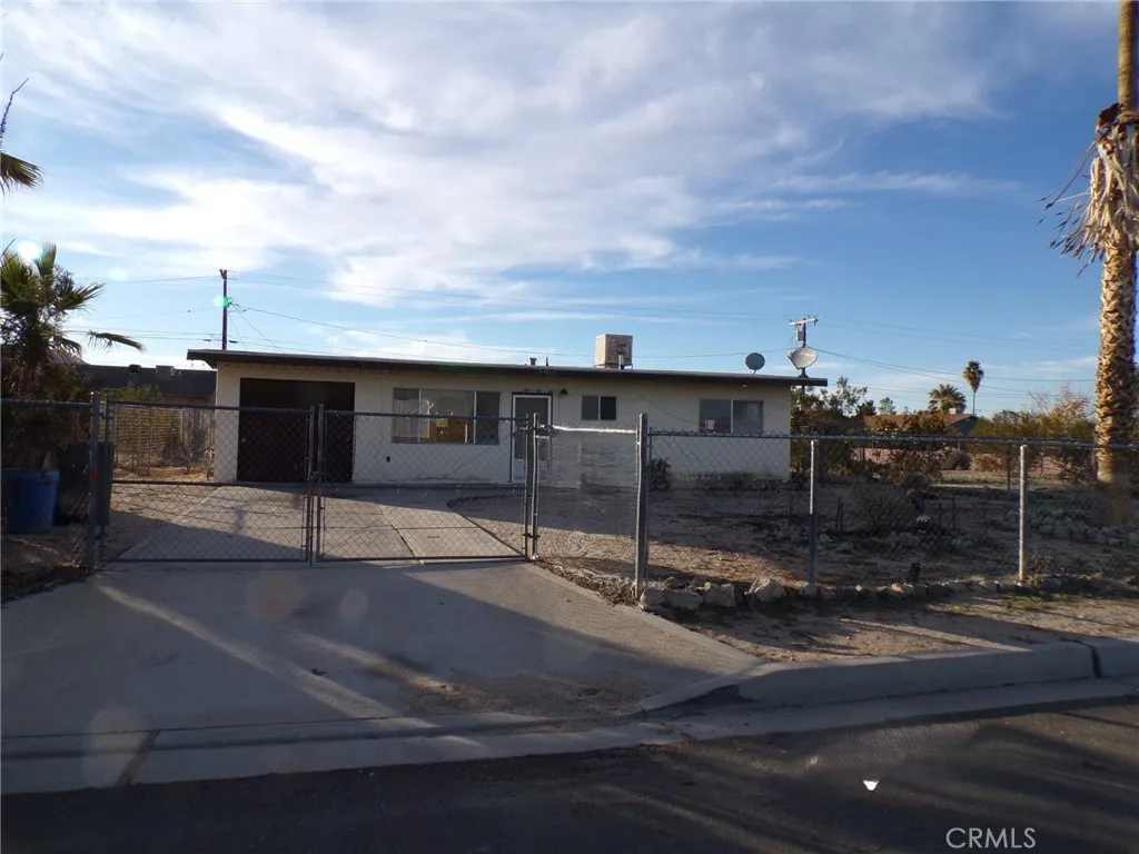 6810 Maude Adams, 29 Palms, California 92277 home-pic-12