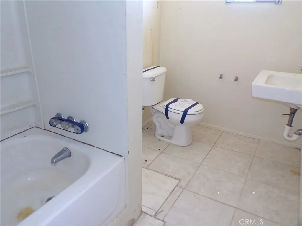 6810 Maude Adams, 29 Palms, California 92277 home-pic-11