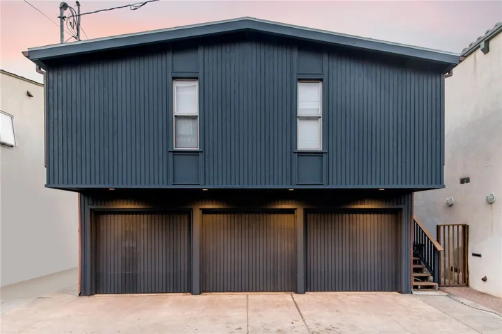 Exterior View Garage
