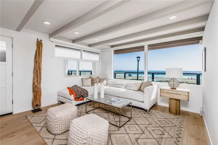 Bonus Room with Wet Bar
