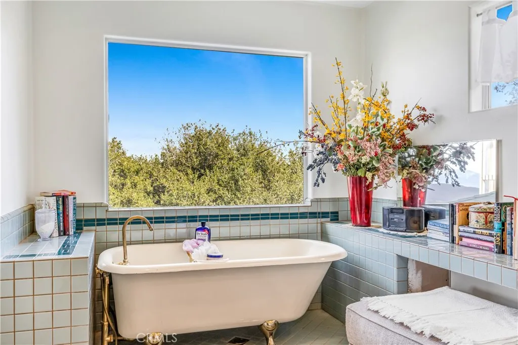 16765 Charro Road, Lake Elsinore, California 92530 home-pic-35
