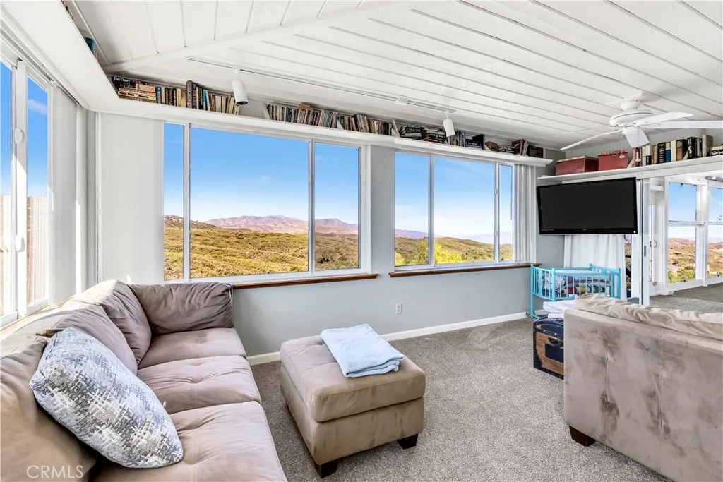 16765 Charro Road, Lake Elsinore, California 92530 home-pic-19