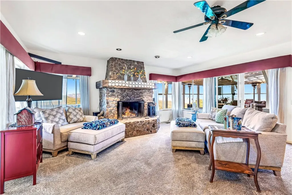 16765 Charro Road, Lake Elsinore, California 92530 home-pic-9
