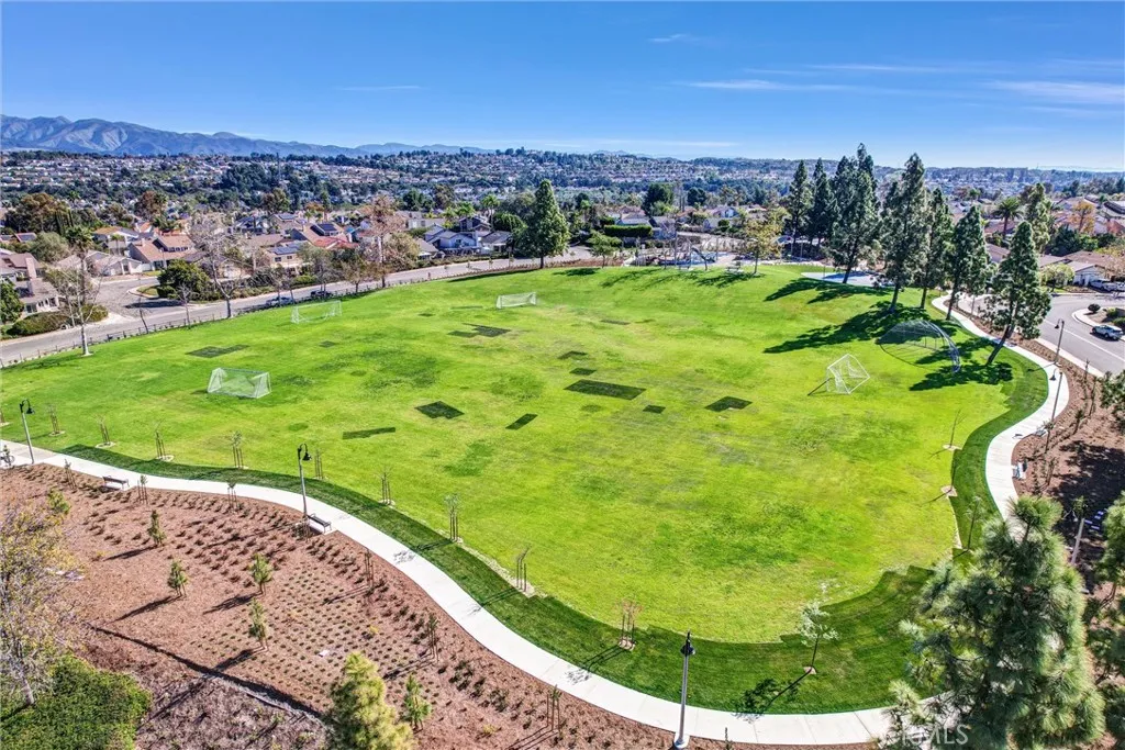 27562 Halcon, Mission Viejo, California 92691 home-pic-28