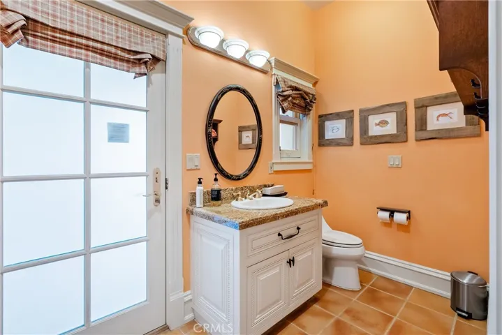 Main Residence 1/2 Bath