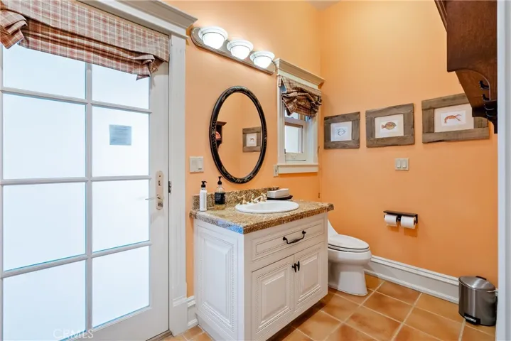 Main Residence 1/2 Bath
