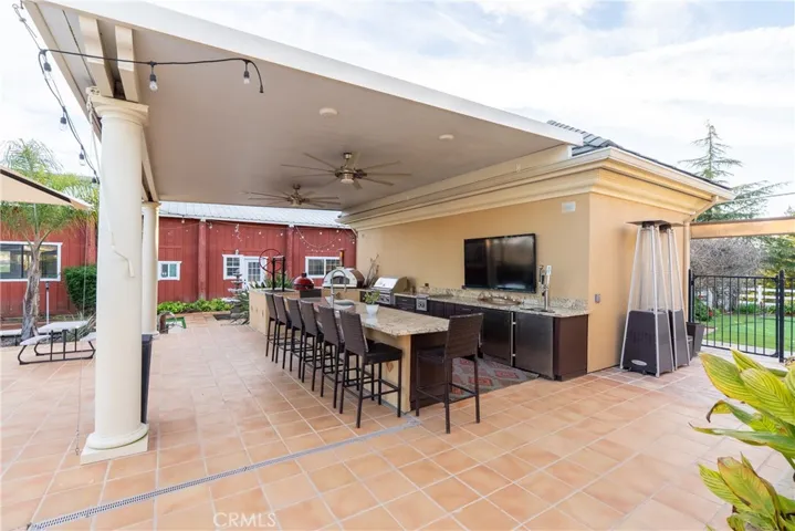 Outdoor kitchen