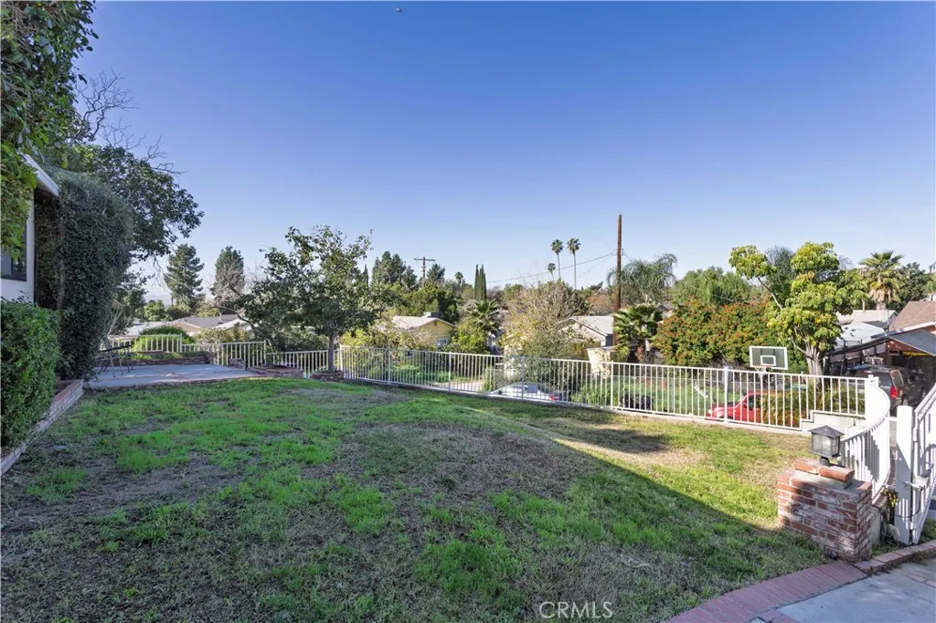 11478 Kamloops Street, Sylmar, California 91342 home-pic-5
