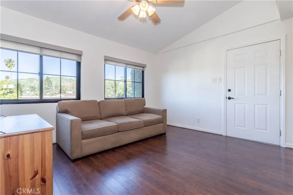11478 Kamloops Street, Sylmar, California 91342 home-pic-8