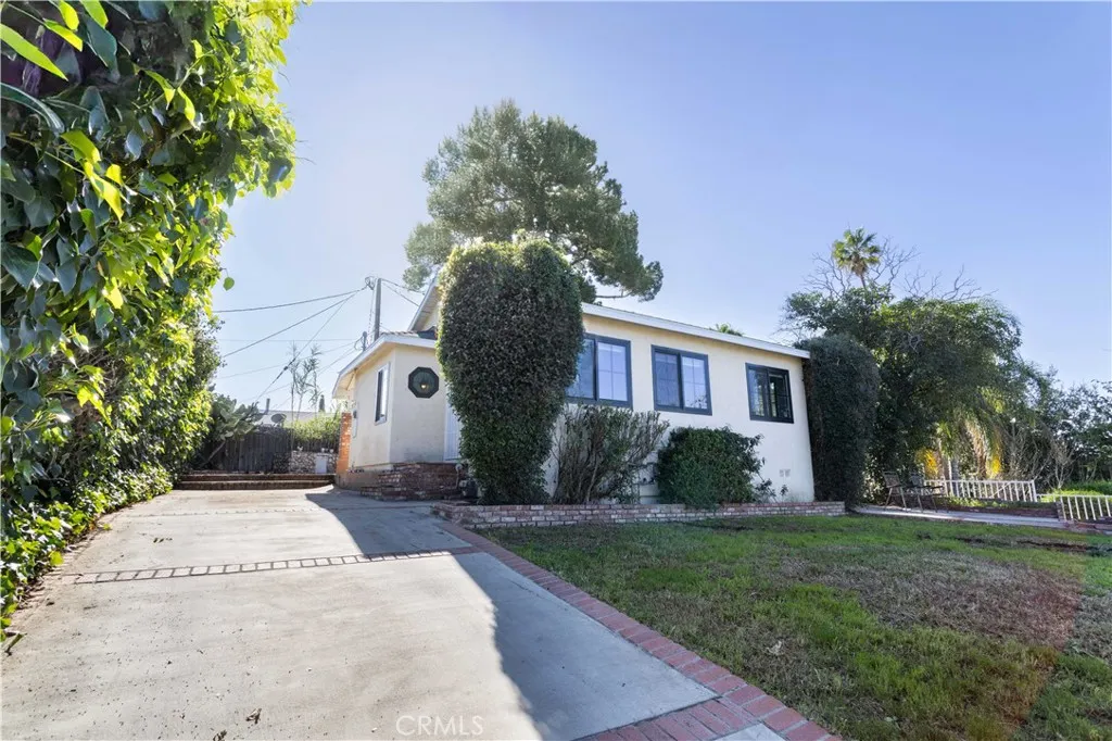 11478 Kamloops Street, Sylmar, California 91342 home-pic-2