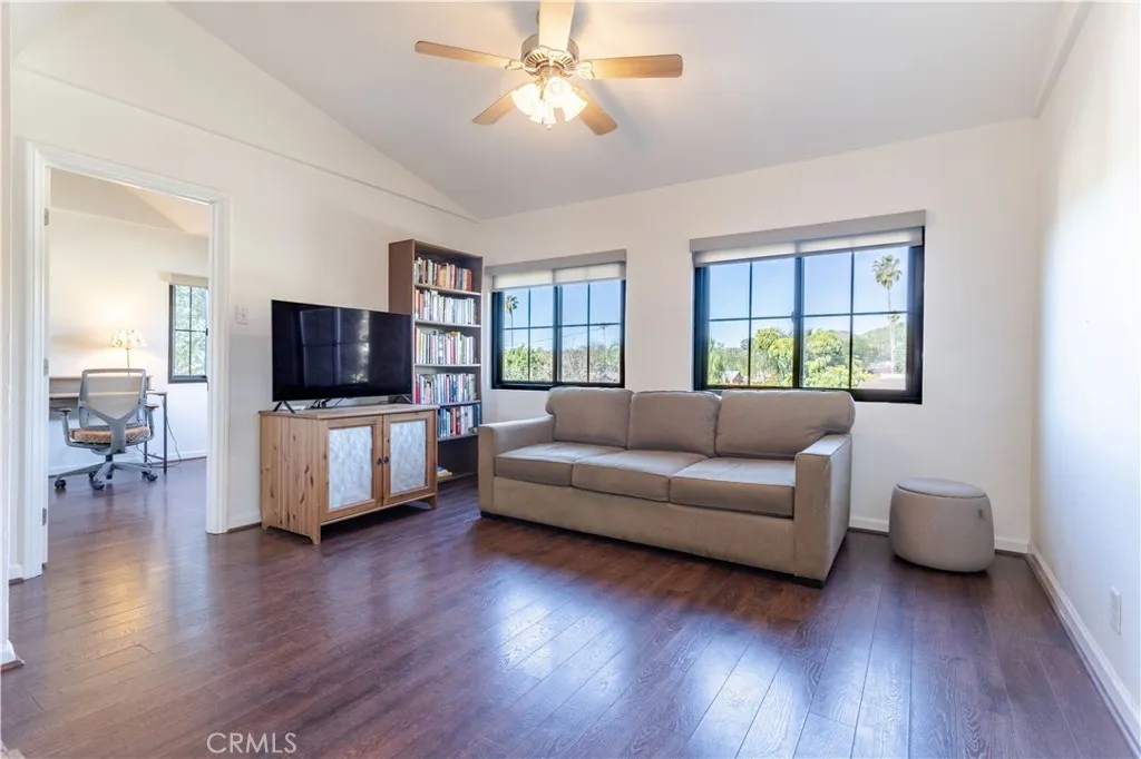 11478 Kamloops Street, Sylmar, California 91342 home-pic-7