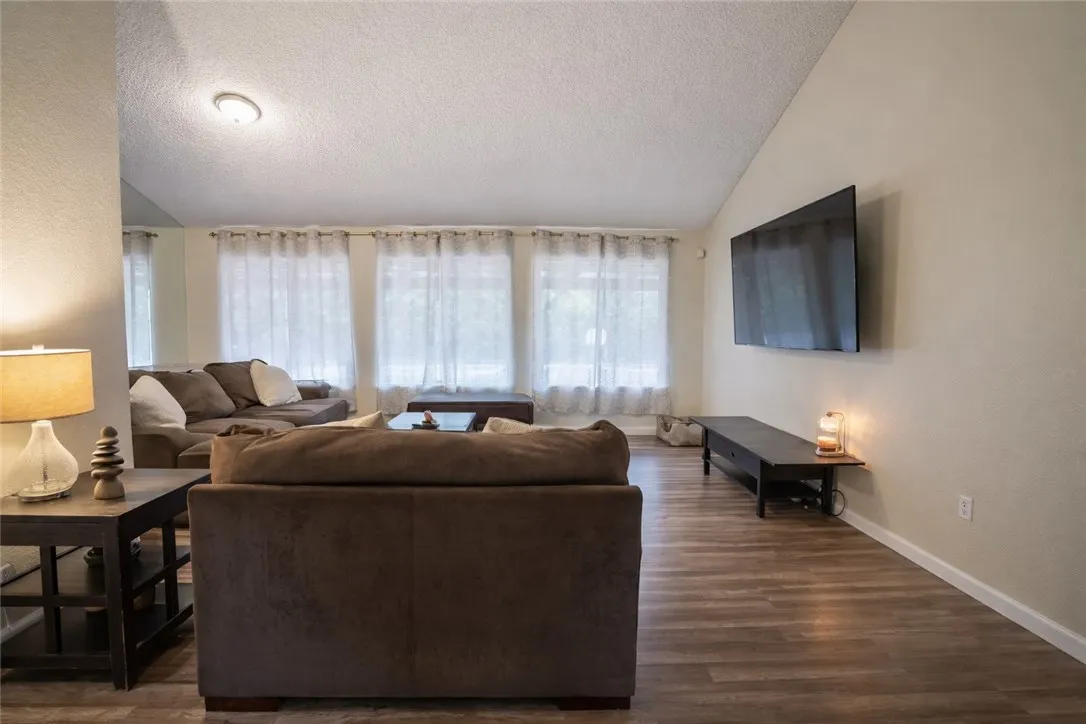 37555 Sulphur Springs Rd Street, Palmdale, California 93552 home-pic-7