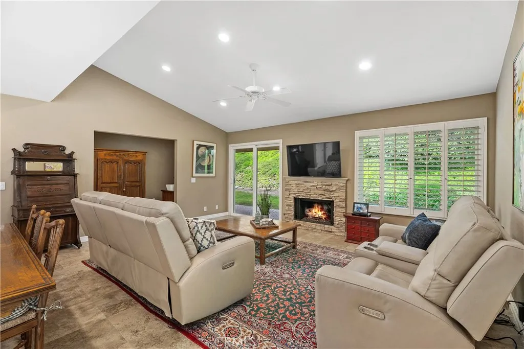 23436 Villena, Mission Viejo, California 92692 home-pic-9