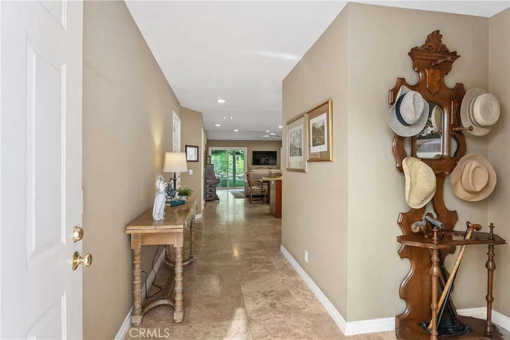 23436 Villena, Mission Viejo, California 92692 home-pic-2