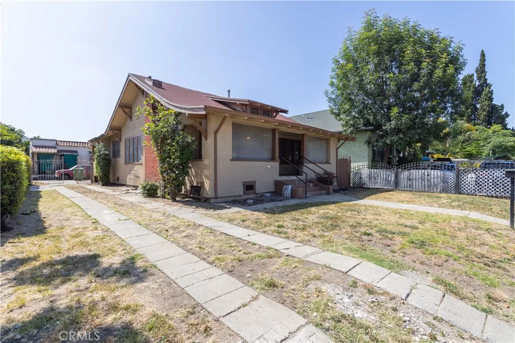 206 S Soto, Los Angeles, California 90033 home-pic-1