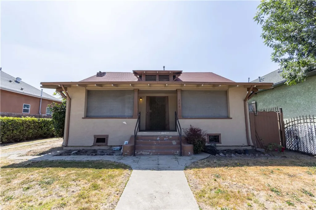 206 S Soto, Los Angeles, California 90033 home-pic-3