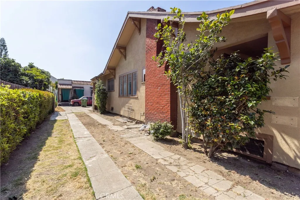 206 S Soto, Los Angeles, California 90033 home-pic-5