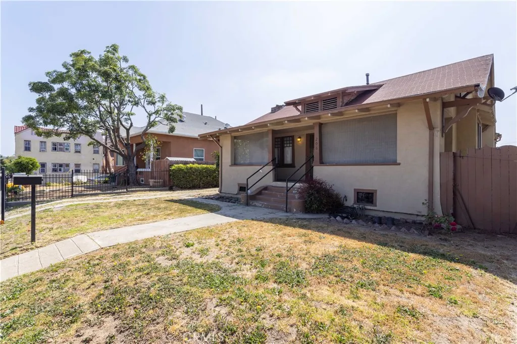 206 S Soto, Los Angeles, California 90033 home-pic-2