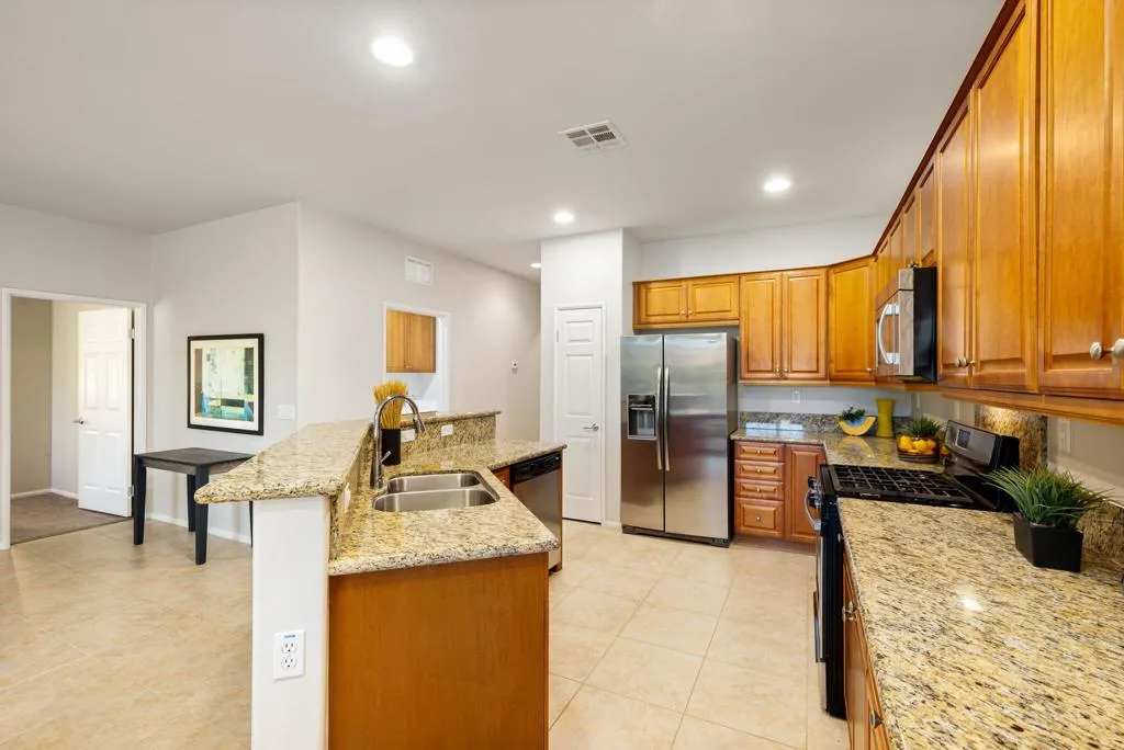 81896 Corte Tellez, Indio, California 92203 home-pic-16