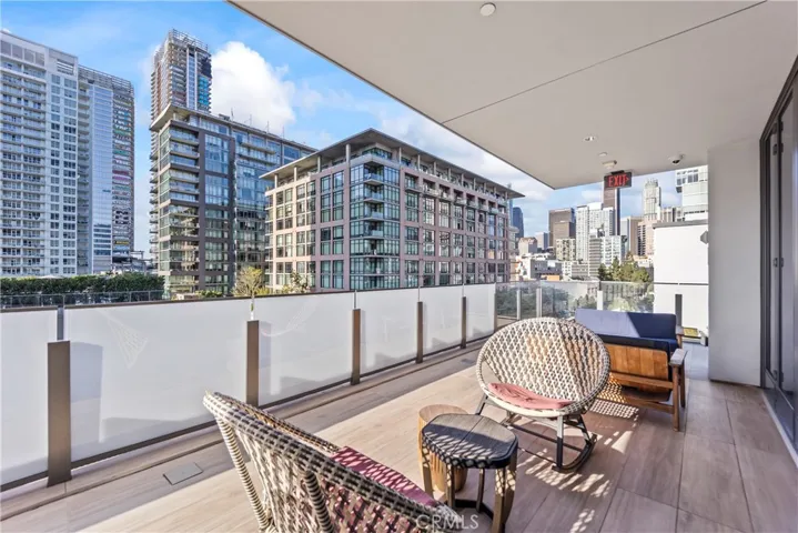 Amenity - Outdoor balcony