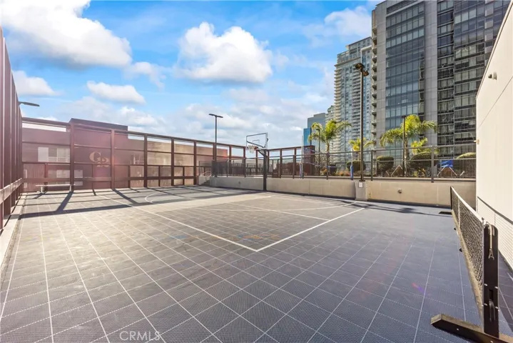 Amenity - Half basketball court