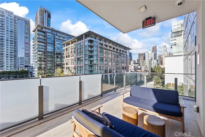 Amenity - Outdoor balcony 2