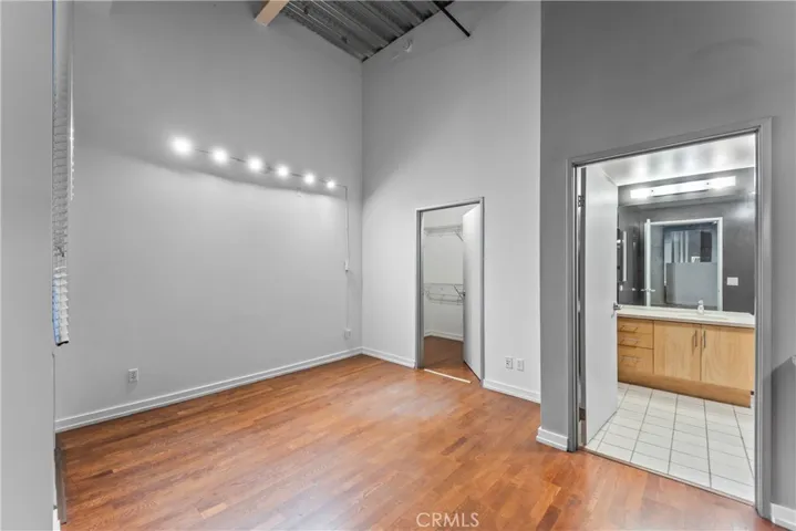 Condo - Office space or secondary bedroom