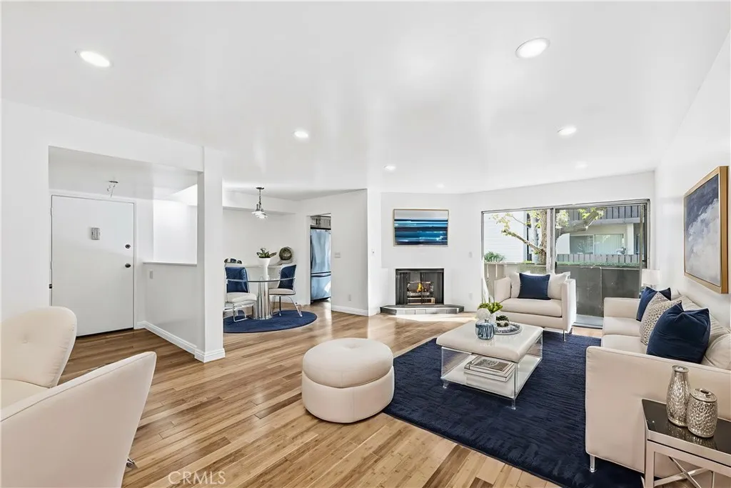15030 Victory Boulevard 103, Van Nuys, California 91411 home-pic-1