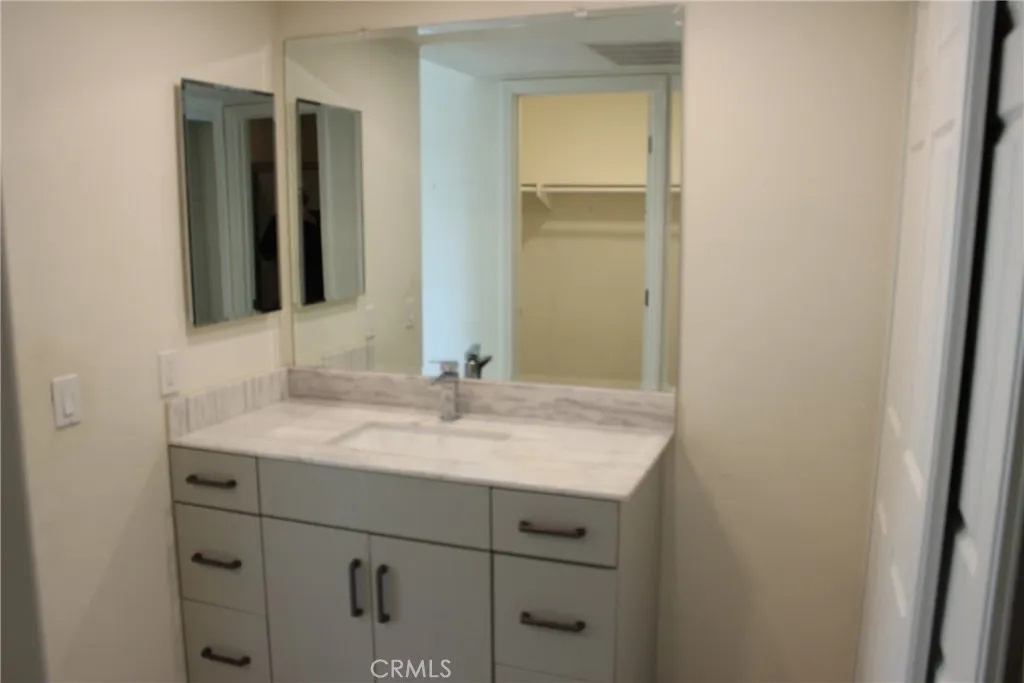 23294 Orange Avenue 6, Lake Forest, California 92630 home-pic-16