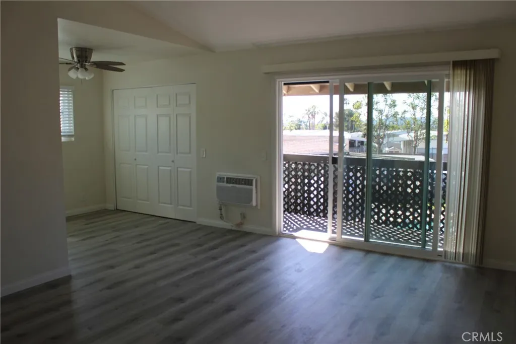 23294 Orange Avenue 6, Lake Forest, California 92630 home-pic-5