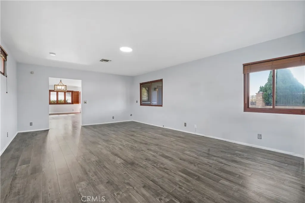 8545 Tujunga Valley, Sunland, California 91040 home-pic-6