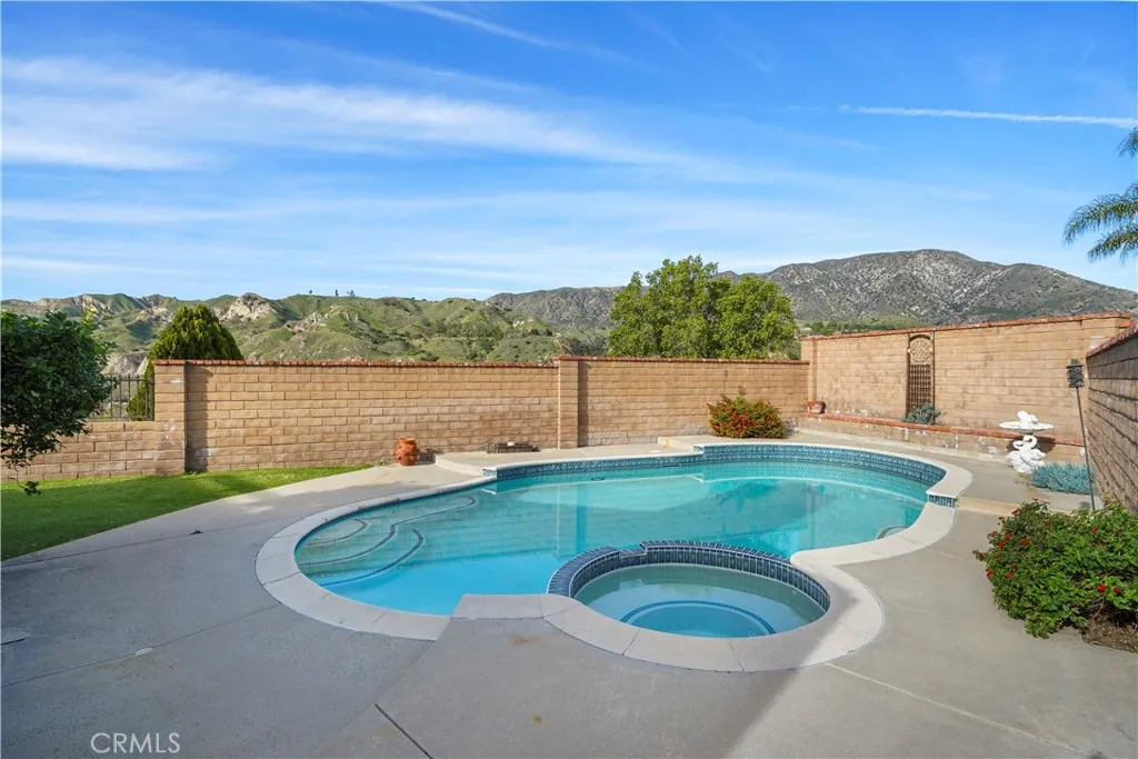 8545 Tujunga Valley, Sunland, California 91040 home-pic-22
