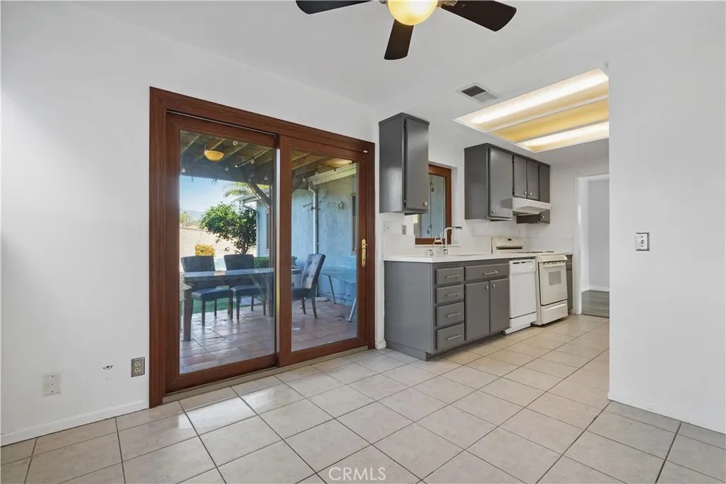 8545 Tujunga Valley, Sunland, California 91040 home-pic-7