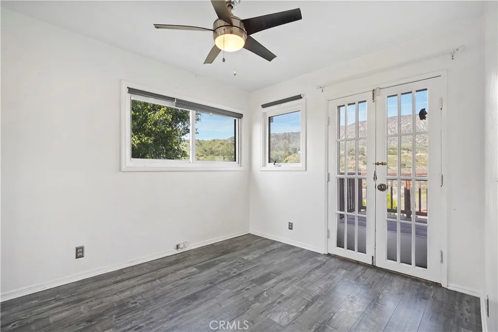 8545 Tujunga Valley, Sunland, California 91040 home-pic-14