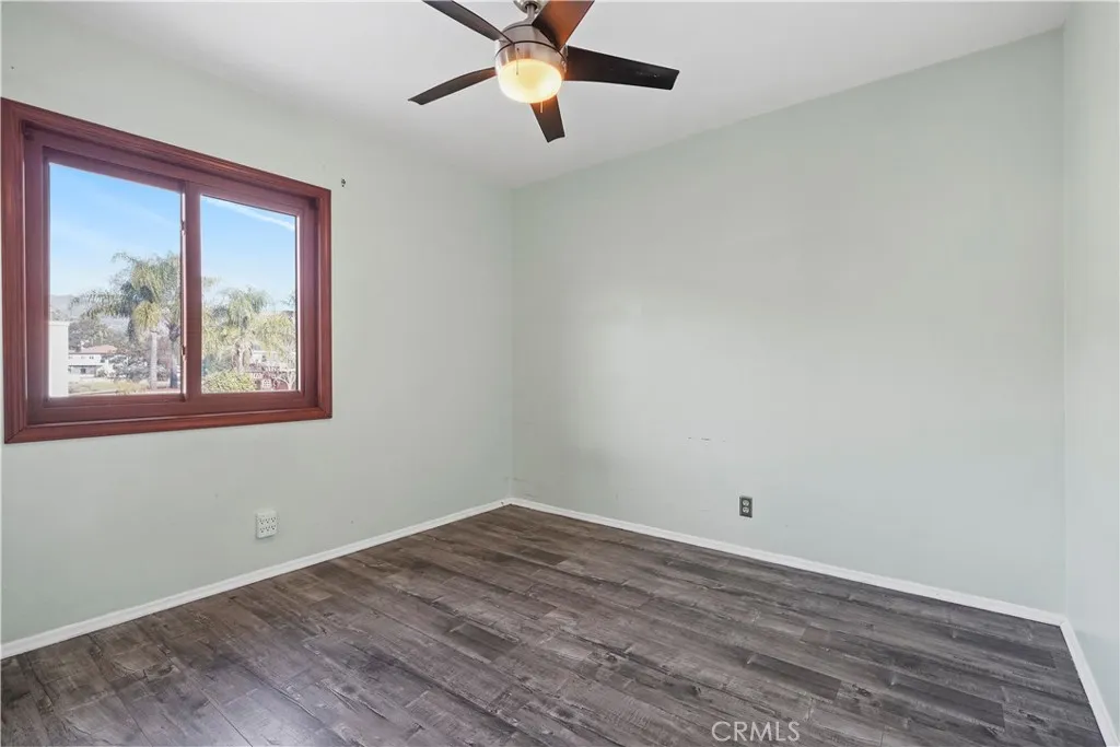 8545 Tujunga Valley, Sunland, California 91040 home-pic-17