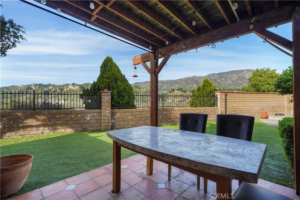 8545 Tujunga Valley, Sunland, California 91040 home-pic-21