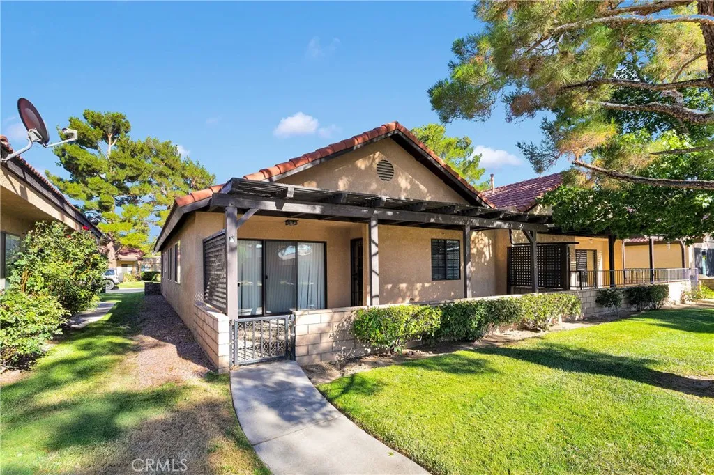 11722 Oak Street, Apple Valley, California 92308 home-pic-3