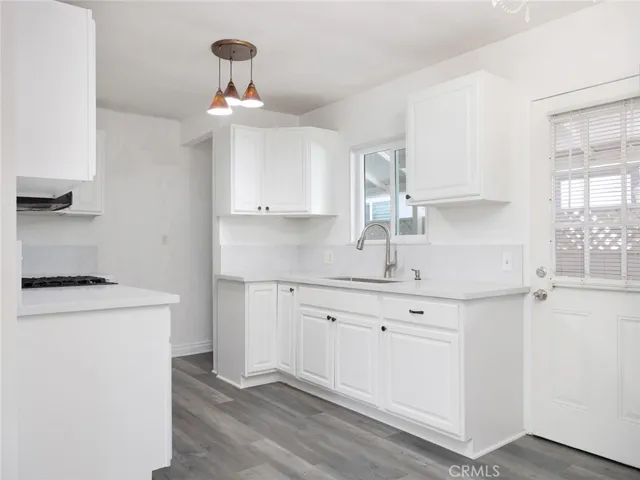 5020 Topanga Canyon, Woodland Hills, California 91364