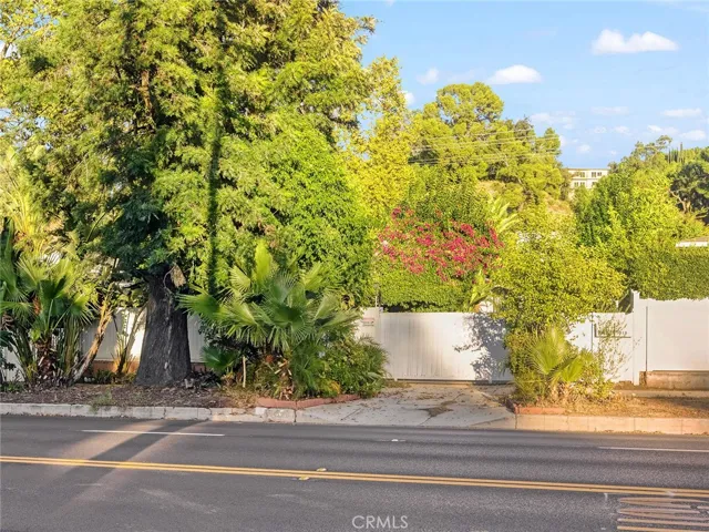 5020 Topanga Canyon, Woodland Hills, California 91364