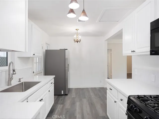 5020 Topanga Canyon, Woodland Hills, California 91364