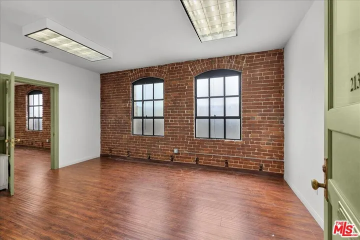 Office 213