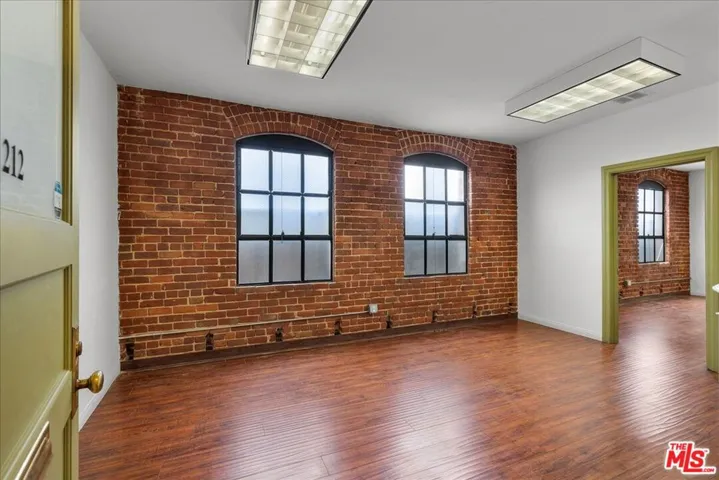 Office 212