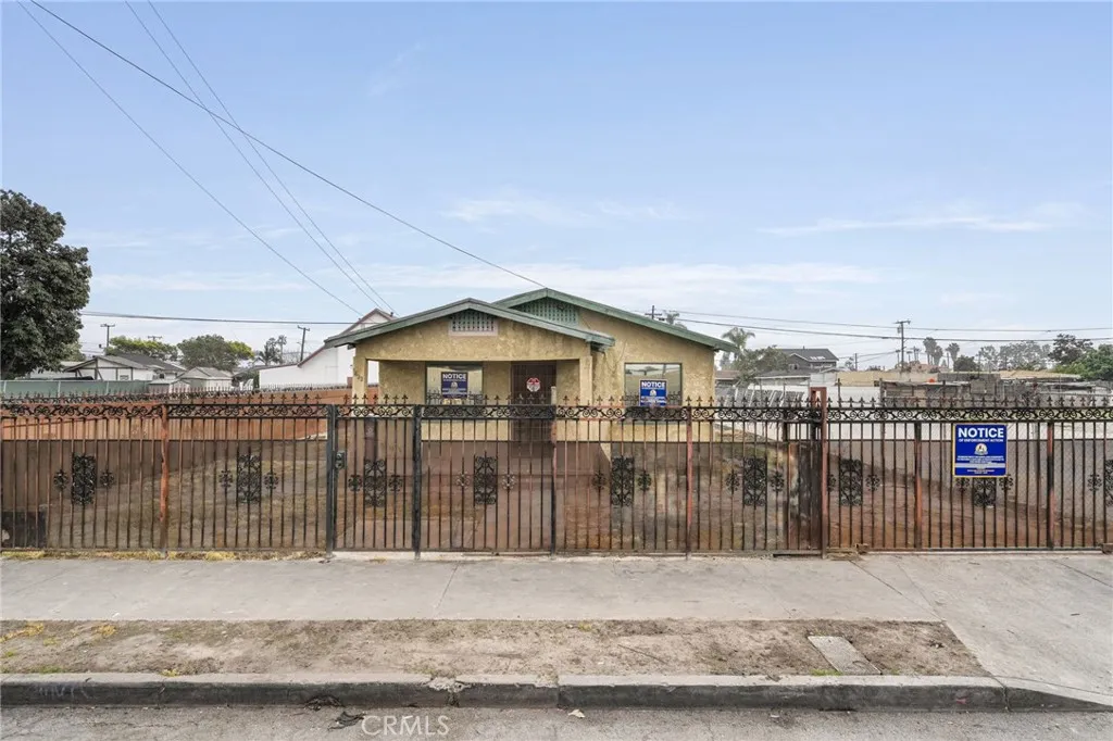 1822 W 4th, Santa Ana, California 92703 home-pic-18